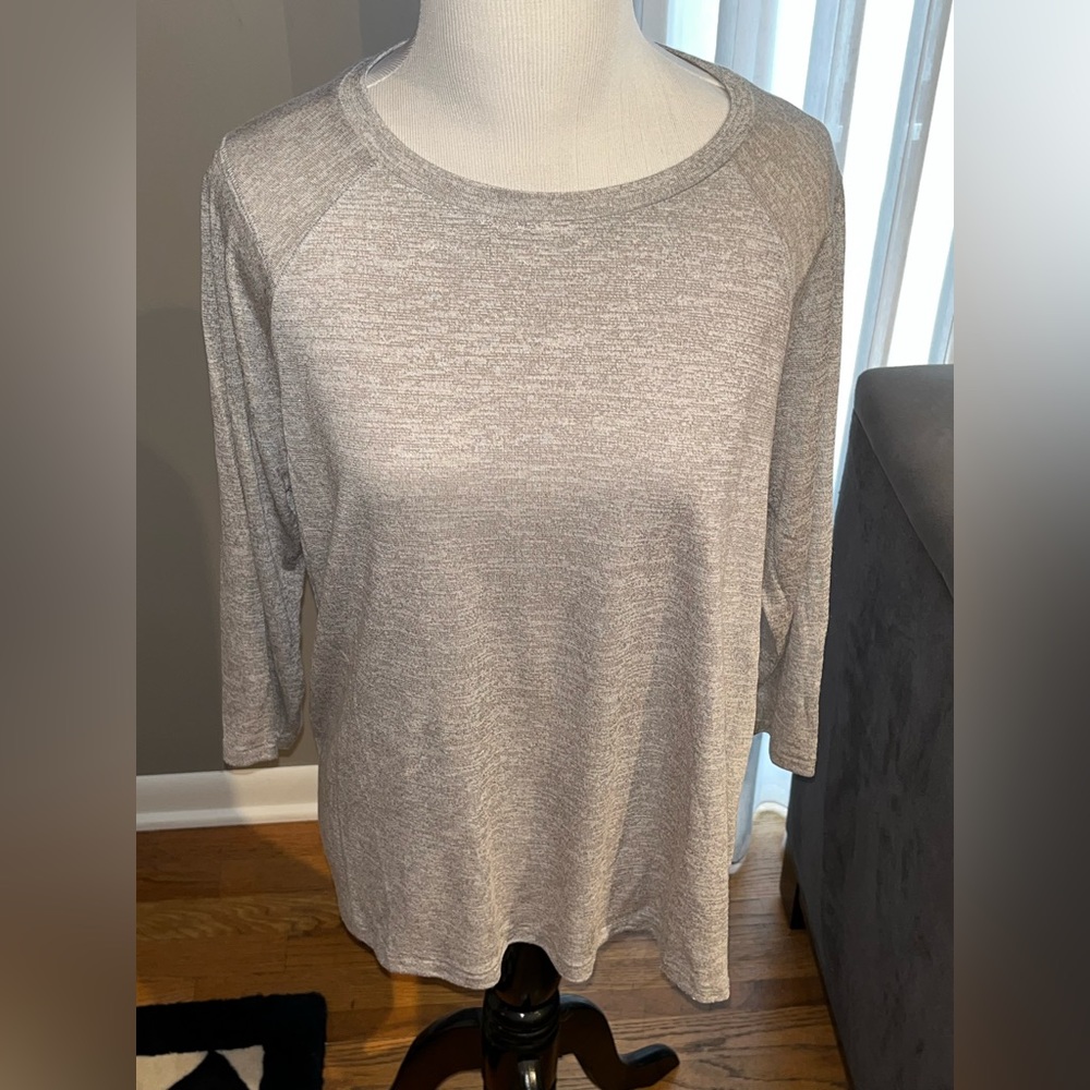 Lovely tan 3/4 sleeve Vince shirt.  Women’s size small.